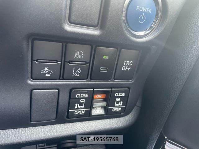 Toyota NOAH HYBRID 2021-04 8037272-19