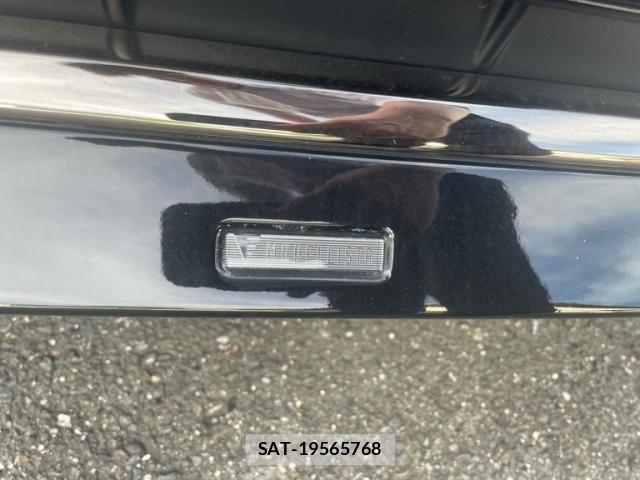Toyota NOAH HYBRID 2021-04 8037272-21