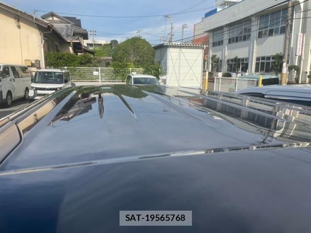 Toyota NOAH HYBRID 2021-04 8037272-2