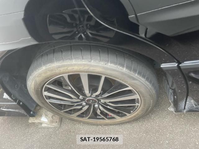 Toyota NOAH HYBRID 2021-04 8037272-4
