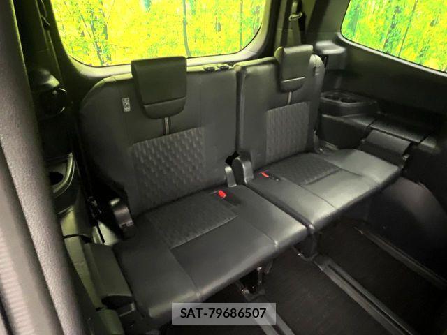 Toyota NOAH HYBRID 2022-04 8037270-10