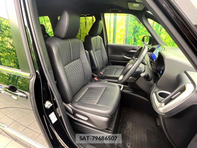 Toyota NOAH HYBRID 2022-04 8037270-8