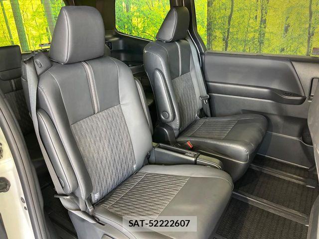 Toyota NOAH HYBRID 2023-01 8074938-7