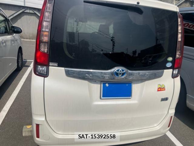 Toyota NOAH HYBRID 2016-02 8074947-13