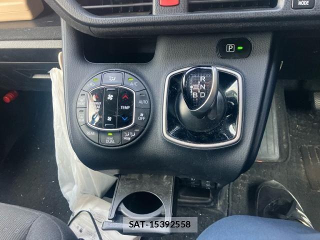 Toyota NOAH HYBRID 2016-02 8074947-17