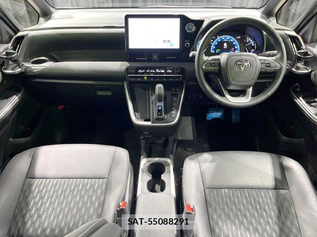 Toyota NOAH HYBRID 2022-10 8074931-1