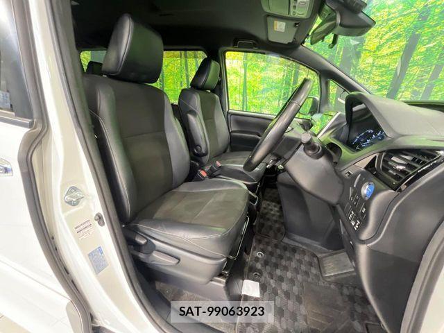 Toyota NOAH HYBRID 2020-06 8074942-7