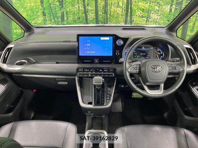 Toyota NOAH HYBRID 2023-08 8074935-1