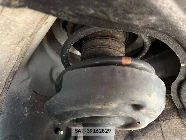Toyota NOAH HYBRID 2023-08 8074935-19