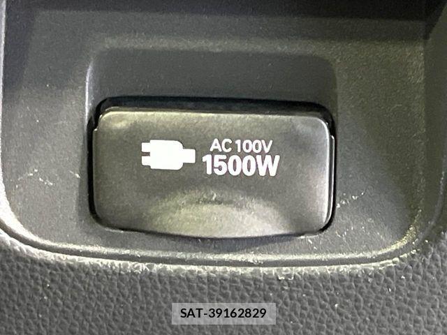 Toyota NOAH HYBRID 2023-08 8074935-6
