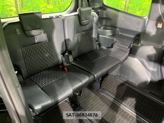 Toyota NOAH HYBRID 2023-12 8074933-10