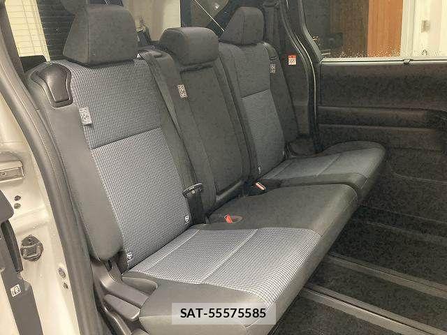 Toyota NOAH HYBRID 2023-06 8074941-11