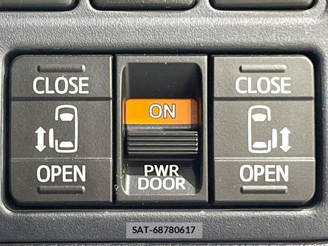 Toyota NOAH HYBRID 2016-03 8074944-3