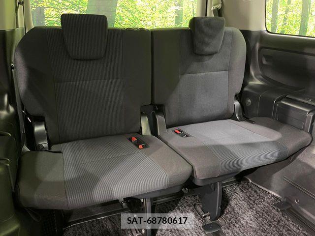 Toyota NOAH HYBRID 2016-03 8074944-8