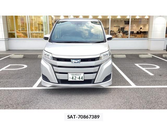 Toyota NOAH HYBRID 2018-10 8100875-1