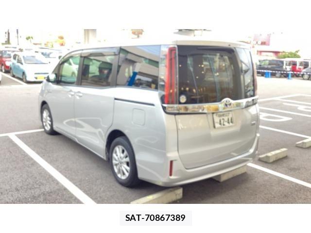 Toyota NOAH HYBRID 2018-10 8100875-4