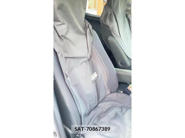 Toyota NOAH HYBRID 2018-10 8100875-8