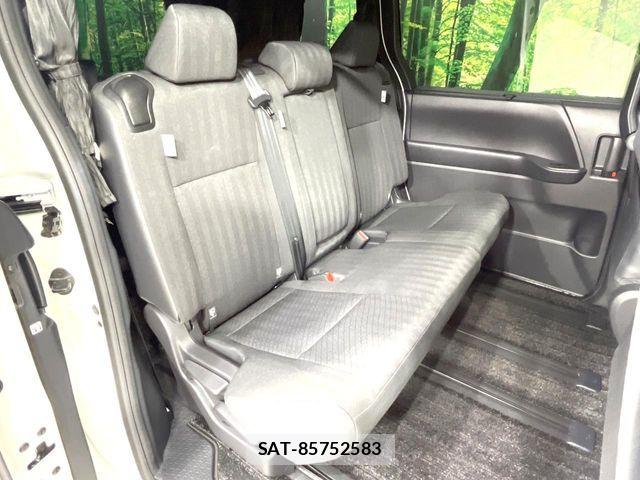 Toyota NOAH HYBRID 2022-10 8100864-10