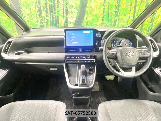 Toyota NOAH HYBRID 2022-10 8100864-1