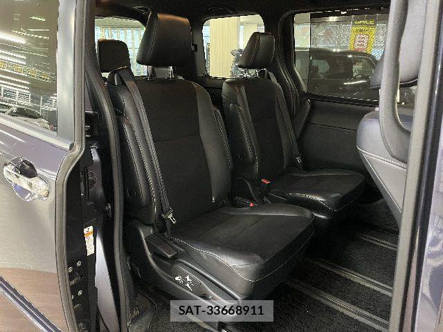Toyota NOAH HYBRID 2017-02 8100873-9