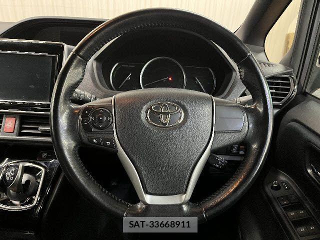 Toyota NOAH HYBRID 2017-02 8100873-13