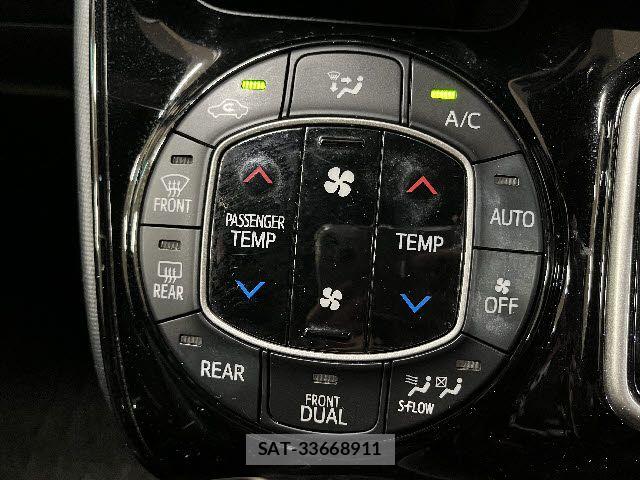 Toyota NOAH HYBRID 2017-02 8100873-14
