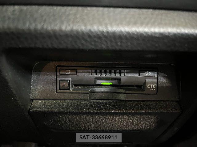 Toyota NOAH HYBRID 2017-02 8100873-15