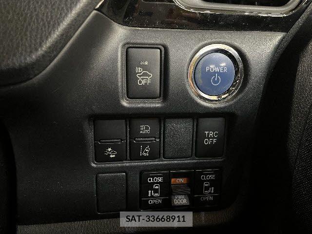 Toyota NOAH HYBRID 2017-02 8100873-16