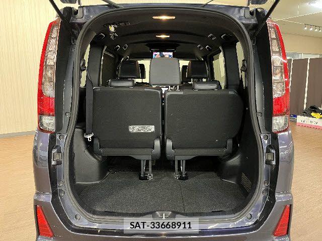 Toyota NOAH HYBRID 2017-02 8100873-20