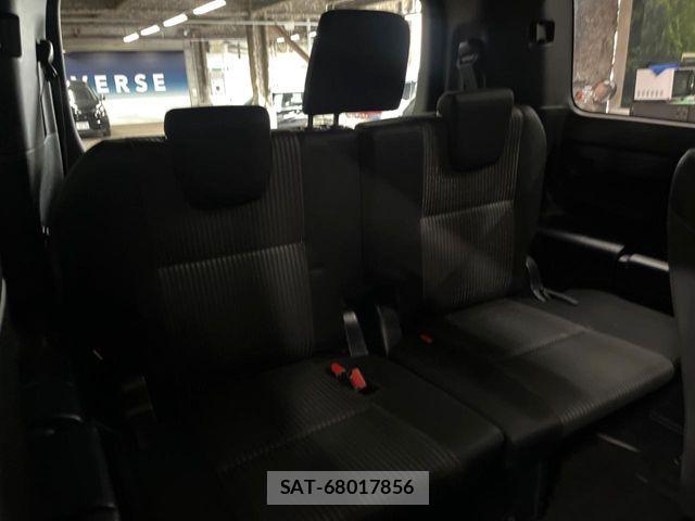Toyota NOAH HYBRID 2017-07 8100868-10