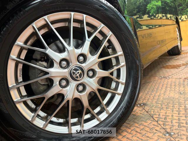 Toyota NOAH HYBRID 2017-07 8100868-12