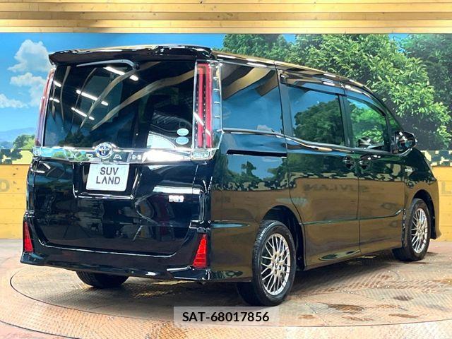 Toyota NOAH HYBRID 2017-07 8100868-16