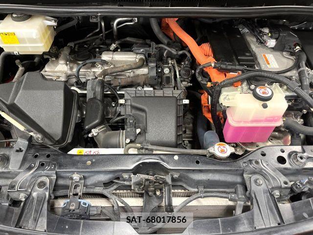 Toyota NOAH HYBRID 2017-07 8100868-17
