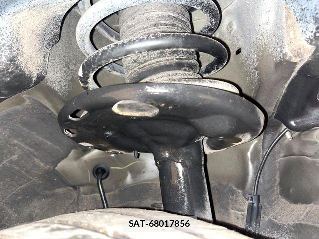 Toyota NOAH HYBRID 2017-07 8100868-19