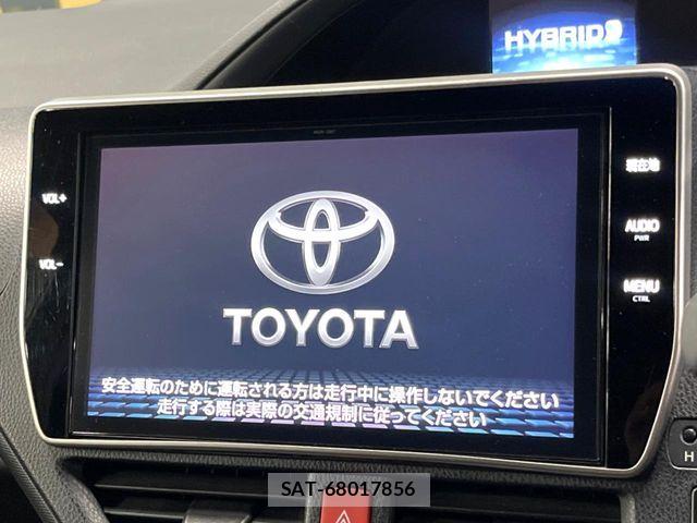 Toyota NOAH HYBRID 2017-07 8100868-3