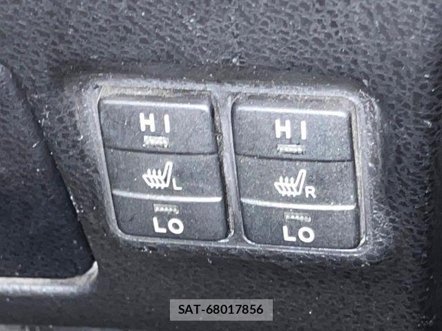 Toyota NOAH HYBRID 2017-07 8100868-7