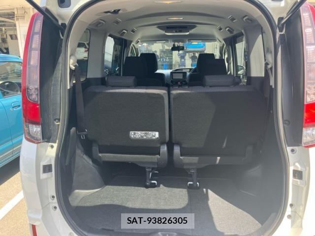 Toyota NOAH HYBRID 2015-10 8100876-9
