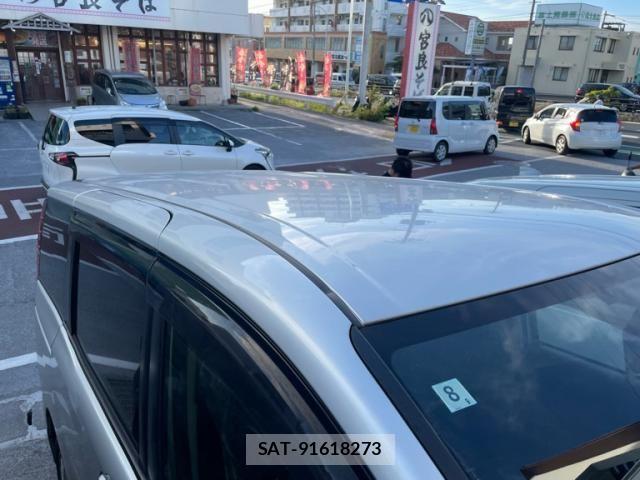 Toyota NOAH HYBRID 2014-05 8100879-13