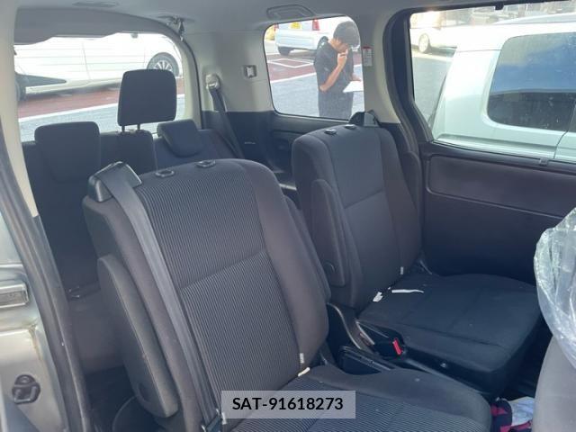 Toyota NOAH HYBRID 2014-05 8100879-14