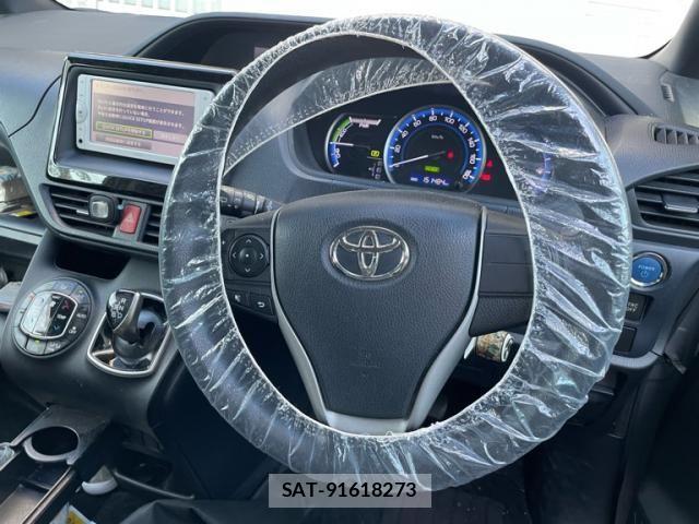 Toyota NOAH HYBRID 2014-05 8100879-17