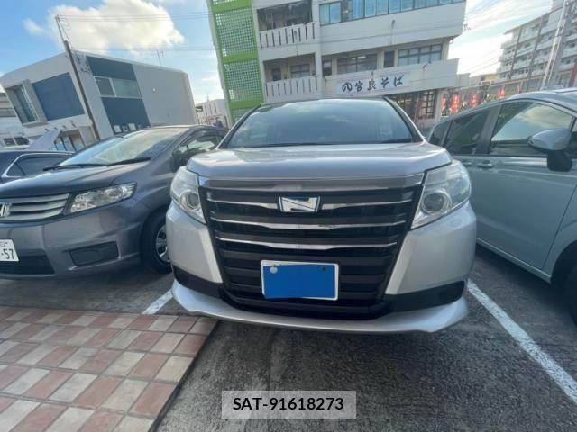 Toyota NOAH HYBRID 2014-05 8100879-1