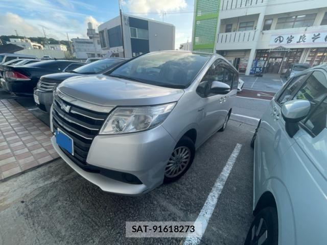 Toyota NOAH HYBRID 2014-05 8100879-2