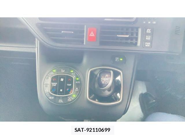 Toyota NOAH HYBRID 2020-03 8100872-17
