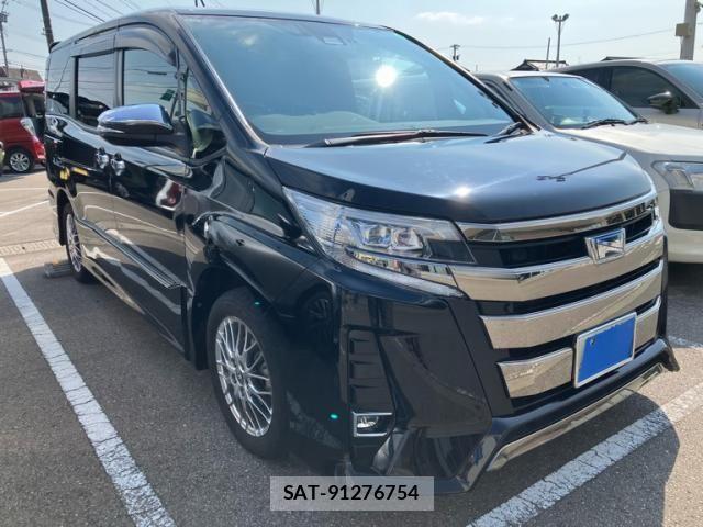 Toyota NOAH HYBRID 2021-11 8100866-0