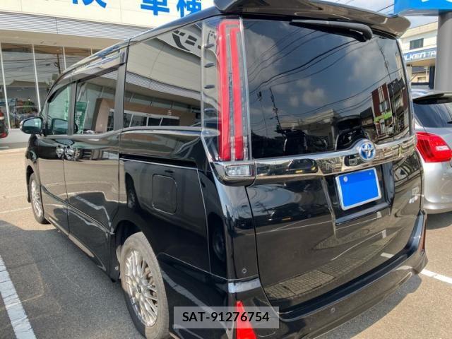 Toyota NOAH HYBRID 2021-11 8100866-2