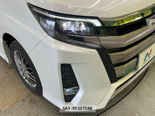 Toyota NOAH HYBRID 2018-03 8100869-12