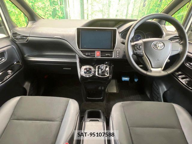Toyota NOAH HYBRID 2018-03 8100869-1