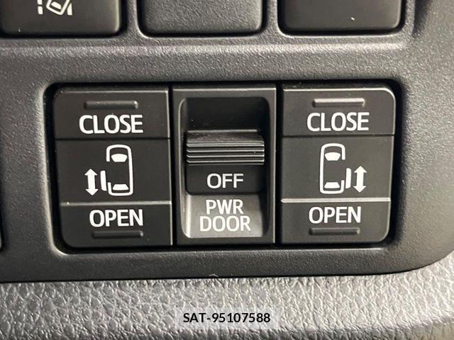 Toyota NOAH HYBRID 2018-03 8100869-5