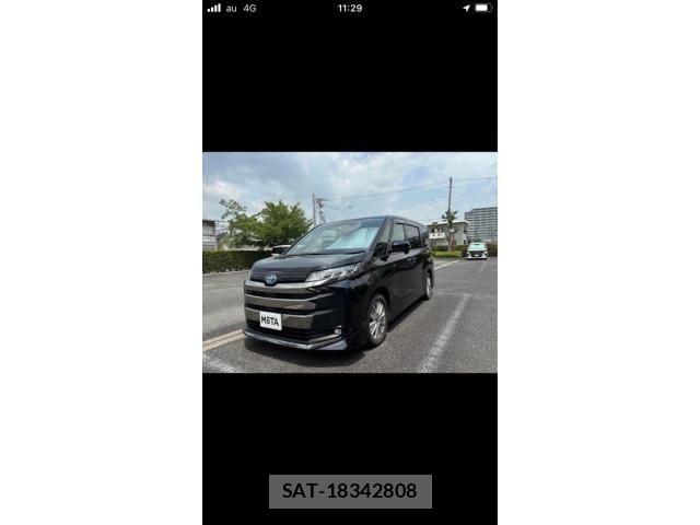 Toyota NOAH HYBRID 2022-04 8100867-1