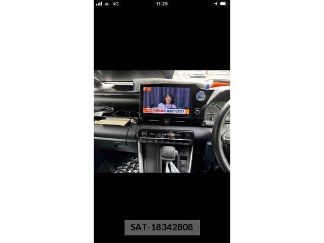 Toyota NOAH HYBRID 2022-04 8100867-7